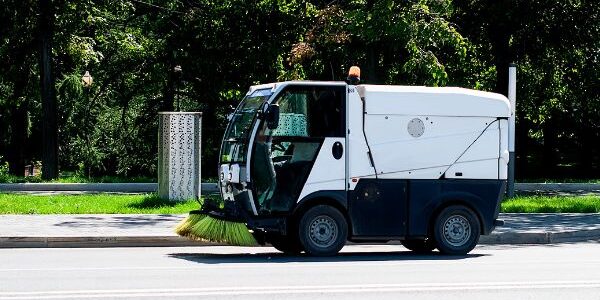 dry-sweeping-02 Pet waste clean up